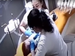 В Ровно стоматолог во время лечения избивала детей