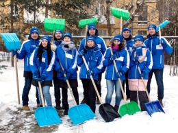 Волонтеры предложили помочь коммунальщикам Симферополя в уборке снега