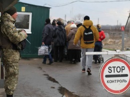 Соцсети: На КПВВ "Станица Луганская" был приостановлен пропуск людей