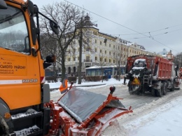 За сутки из Киева вывезли почти 14 тысяч тонн снега