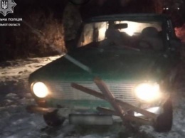 В Запорожье пьяный водитель убегал от полиции и попал в ДТП на кладбище