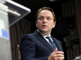 Венгерского еврокомиссара Варгейи внесли в базу "Миротворца"
