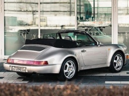 В Париже на аукцион выставлен эксклюзивный кабриолет Porsche Диего Марадоны