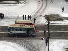 На Парусе автобус сбил двоих женщин: что с пострадавшими