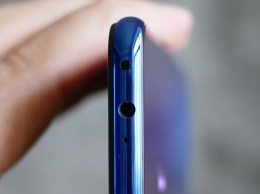 Эксперт предупредил об опасности "черного датчика" на китайских смартфонах