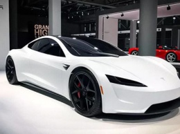 Илон Маск заявил, что Tesla Roadster сможет парить над землей