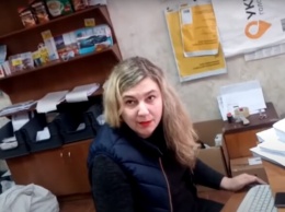 "Разговариваю, как удобно": сотрудница Укрпочты отказалась говорить на украинском языке
