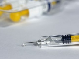 Польша будет вакцинировать украинцев от коронавируса. Но только тех, кто в стране легально