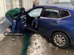 В центре Харькова авто "Nissan Rogue" врезалось в магазин обуви: водитель в больнице, - ФОТО