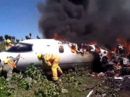 В Мексике разбился военный самолет, есть жертвы
