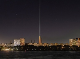 В память о героях Небесной Сотни: в Днепре зажгли 120-метровую "свечу"