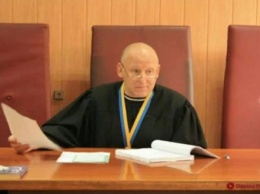 Судья, бросивший Стерненко за решетку, отмазывал пьяных водителей и «забыл» задекларировать квартиру в Крыму