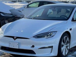 Tesla Model S в наиболее мощном исполнении поймали на улице