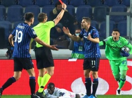 В Италии бушуют из-за красной карточки «Аталанты». Считают, что их клубы выживают из Лиги чемпионов
