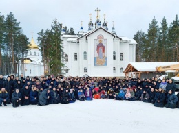 ОМОН проводит обыски в Среднеуральском женском монастыре