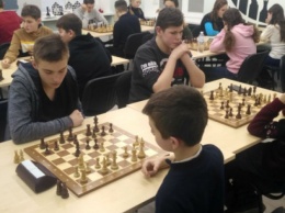 Криворожские школьники сражались на районном турнире по шахматам