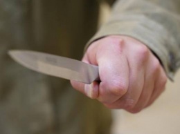 В центре Запорожья возле кафе ударили ножом 25-летнего мужчину