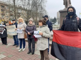В Мелитополе на митинге поддержали патриотов Украины