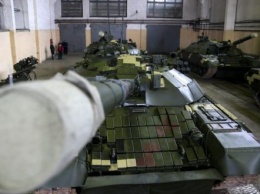 Киевский бронетанковый завод передал ВСУ пять отремонтированных танков Т-72
