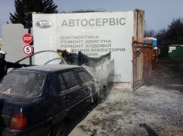 Массовое возгорание: за сутки на Днепропетровщине сгорело 3 авто (ФОТО, ВИДЕО)