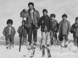 История любви к лыжам на Закарпатье. Не останавливала даже дороговизна - катались на обычных досках