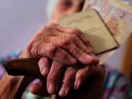 В Запорожье у 83-летней бабушки украли 123 тысячи гривен
