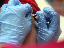 Франция хочет вакцинировать около 30 миллионов граждан до начала лета
