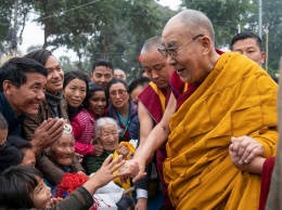 Далай-лама привился от коронавируса "украинской" вакциной (видео)