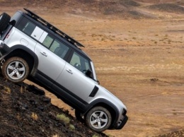 Растянутый Defender: зачем он нужен Land Rover?