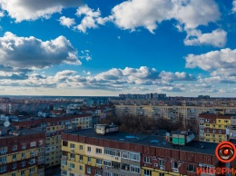 В небе над Днепром развесили облачную сладкую вату