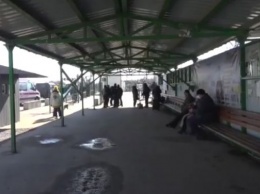 Двойной «шмон» и тотальная зачистка: что происходит на КПВВ «Станица Луганская»