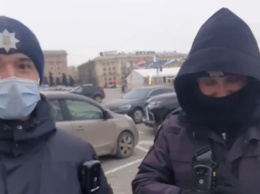 Обещал убить родных и оскорблял на камеру: в Харькове задержан водитель, угрожавший "копам" в центре города