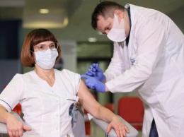 Для врачей COVID-вакцинация должна быть обязательной - Медакадемия Франции
