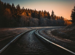 Будут ездить в объезд: запорожские железнодорожники проложили временные рельсы