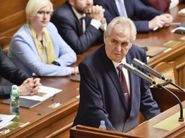 Земан хочет отставки министров из-за их сопротивление российской вакцине