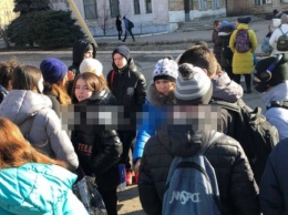 В Макеевке эвакуировали детей из школы