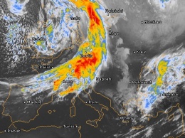 Накроет мощный циклон: в Днепре и области погода ухудшится к выходным