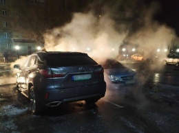 В Харькове на парковке сгорели машины (фото)