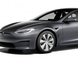 Старт поставок самой быстрой версии Tesla Model S перенесли на середину следующего года