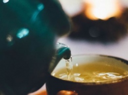 Диетолог поделилась рецептом напитка, который спасает от переедания