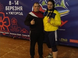 Две криворожанки стали победительницами чемпионата Украины по боксу