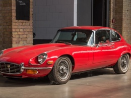 В компании Jaguar отметили юбилей самого красивого автомобиля