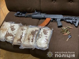 В Харькове полиция задержала двоих днепрян, угонявших авто и торговавших наркотиками, - ФОТО