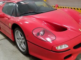 Эту Ferrari F50 угнали 18 лет назад. Никто не знает, кто ее владелец