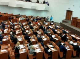 Депутатам местных и облсоветов запретили голосовать при конфликте интересов