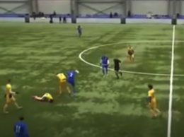 Жесть: 18-летнему игроку "Днепр-1" сломали ногу во время матча (видео момента)
