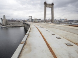 Кличко показал, как строят Подольский мост
