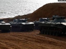 Учения оккупантов: РФ перебросила в Крым боевые машины, самолеты и сотни военных