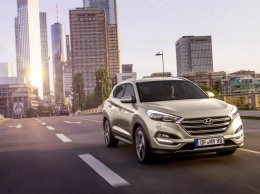 В Греции балка дорожного ограждения проткнула Hyundai насквозь (ВИДЕО)