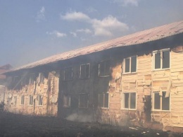 На Закарпатье вспыхнул масштабный пожар в жилом комплексе